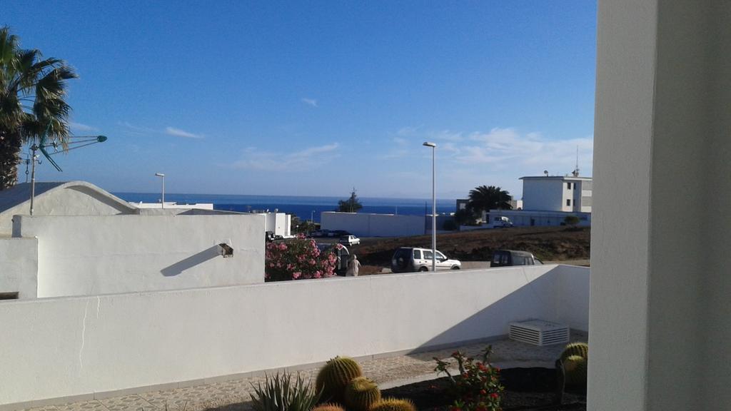 Los Panelos B1 Puerto del Carmen  Rum bild